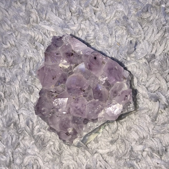 Amethyst Violet Quartz - Picture 3 of 3